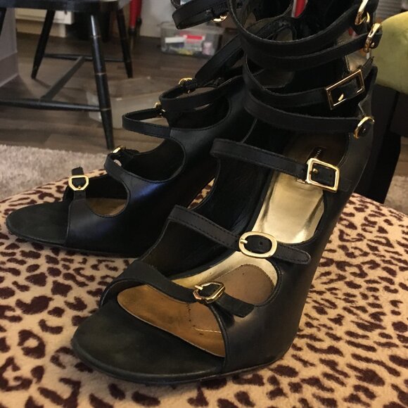Report (Victoria Secret private label?) Sexy Buckle Up Black Leather High Heels - Picture 1 of 7